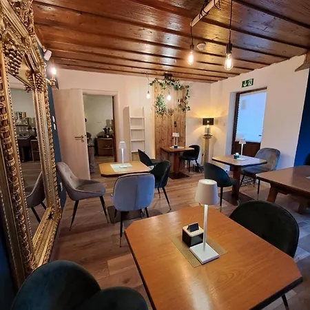 Zwei Hirsche Lodge *
