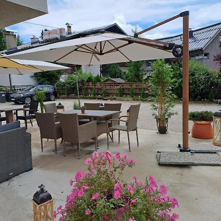 Lodge Zwei Hirsche Seefeld in Tirol