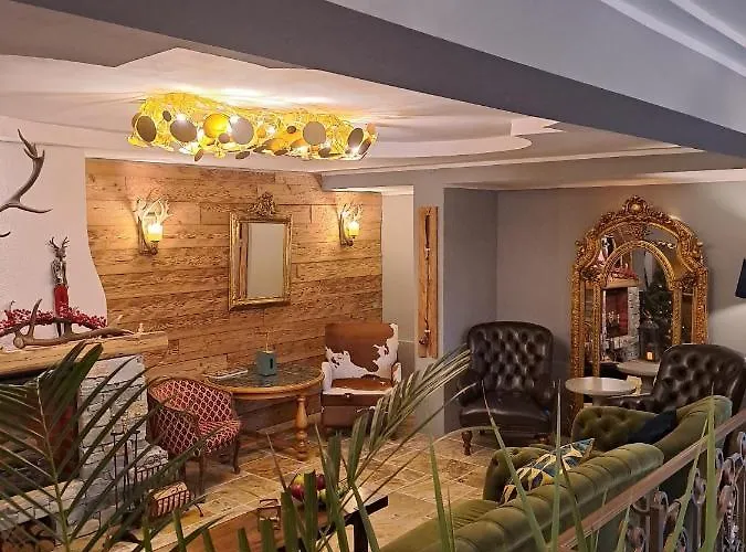 Zwei Hirsche 山林小屋 *