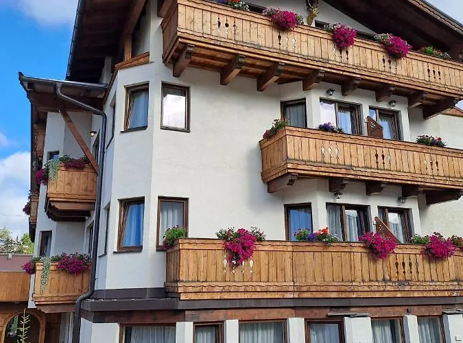 Zwei Hirsche Зефельд-ін-Тіроль