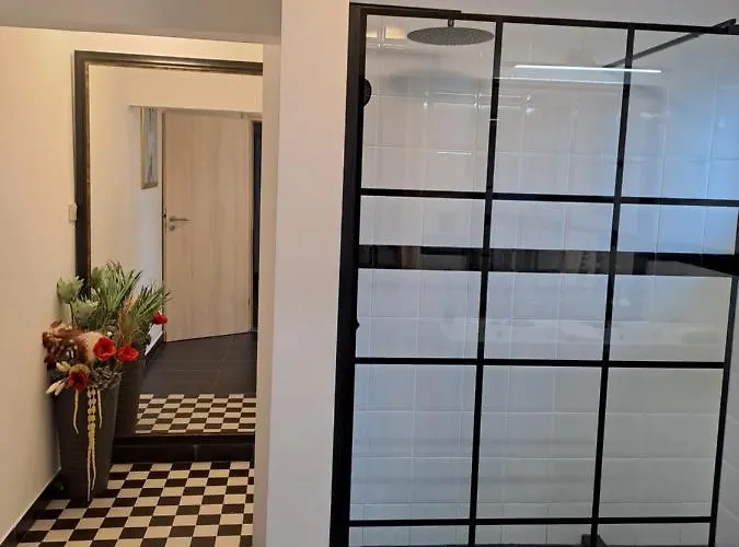 Дерев'яний котедж Zwei Hirsche Зефельд-ін-Тіроль