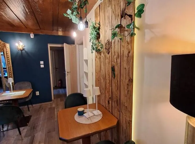 Zwei Hirsche Дерев'яний котедж Зефельд-ін-Тіроль